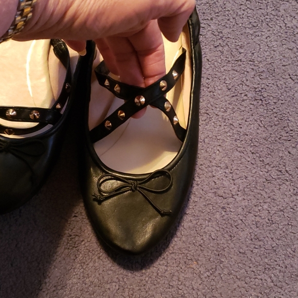 Flats - Picture 3 of 3